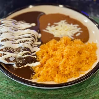 Lunch Enchiladas de Mole Poblano